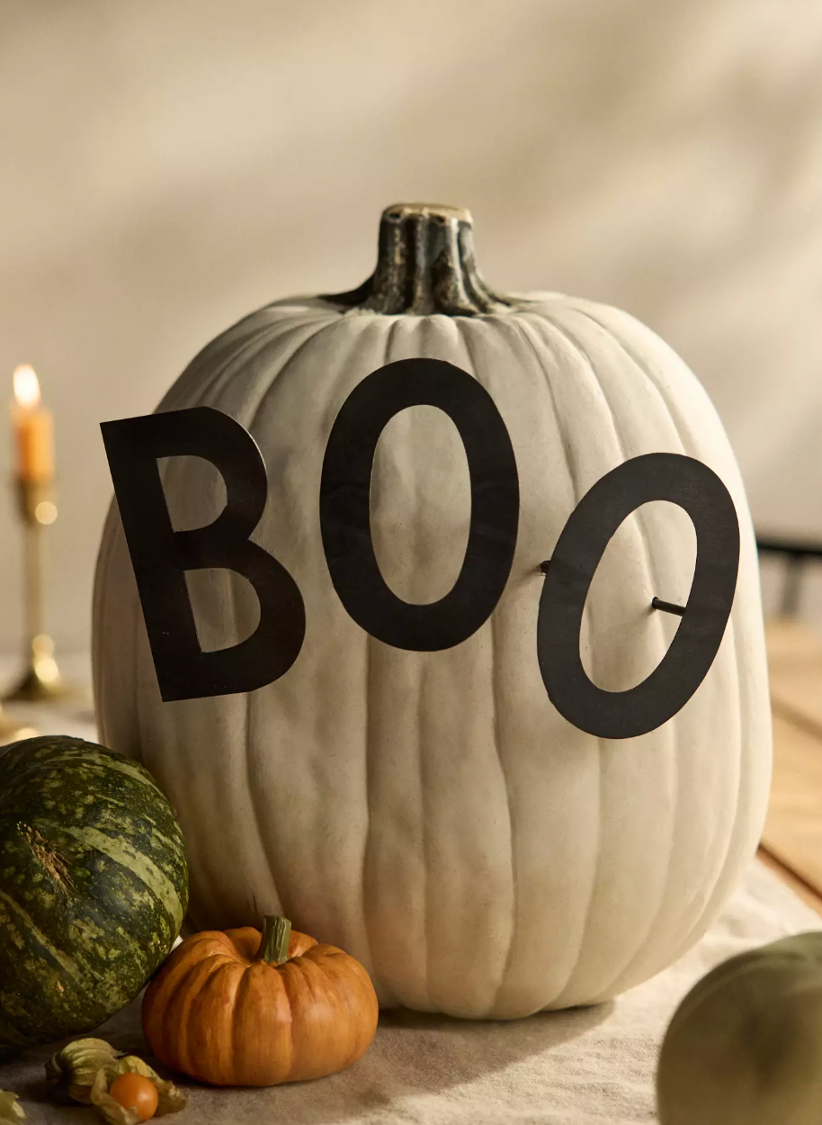 Hauntingly Good Decor: Halloween Must-Haves for Beverage Enthusiasts