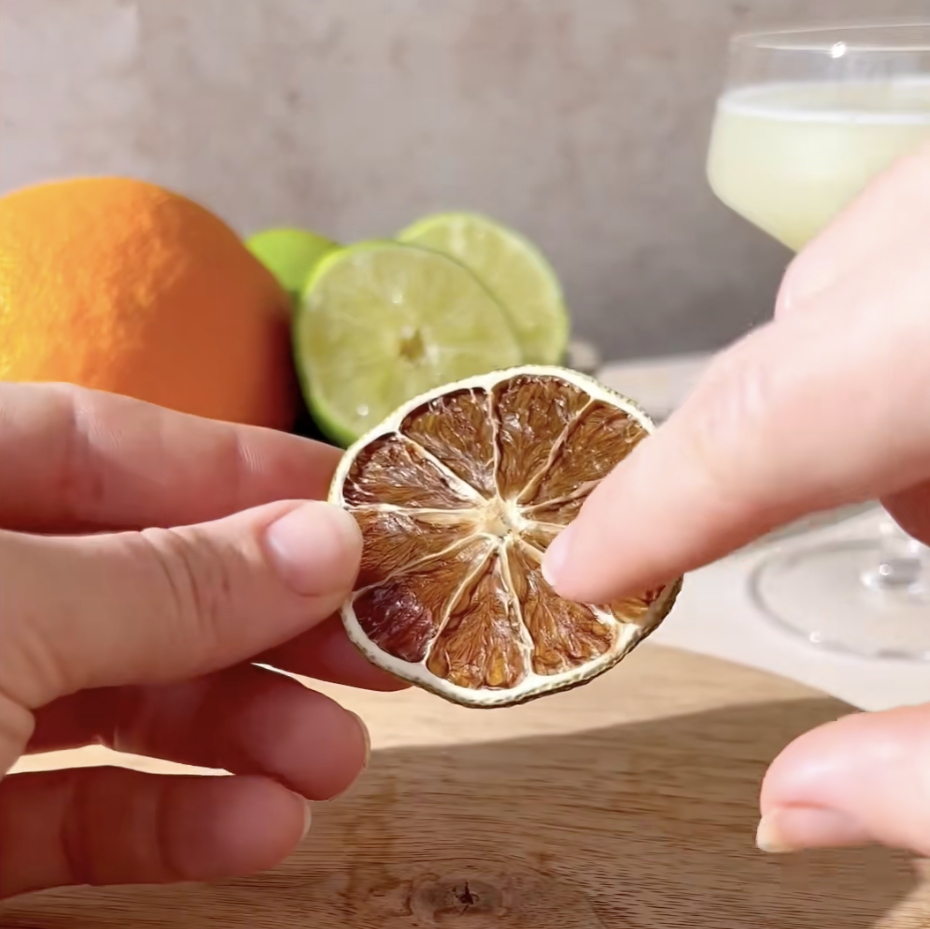 dehydrated citrus wheel for cocktail garnish