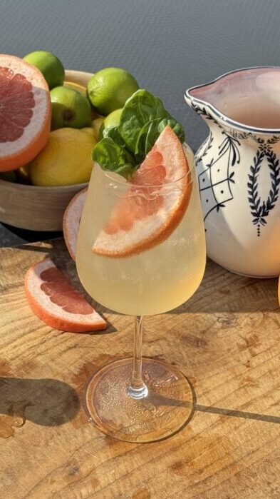 white wine elderflower spritz