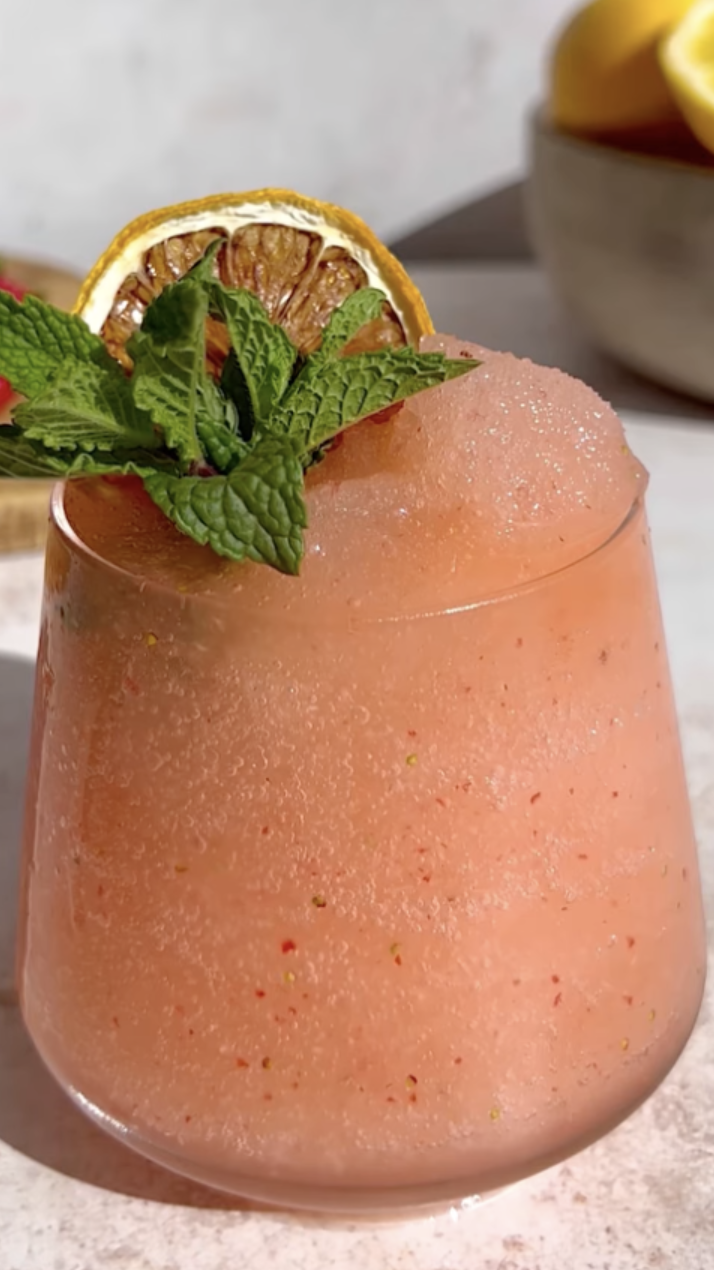 frozen strawberry spritzer