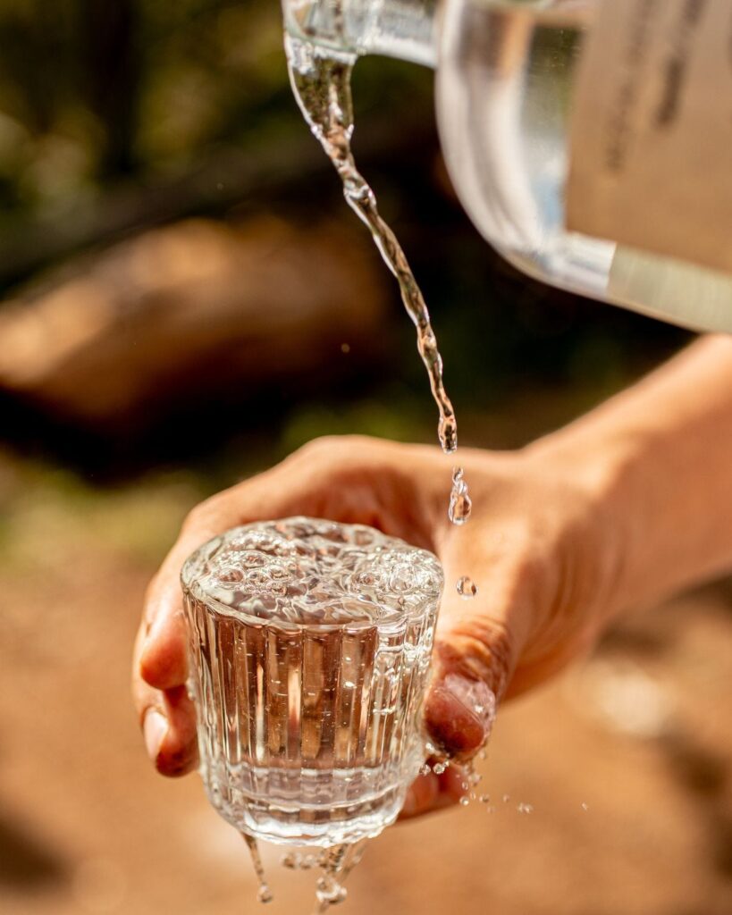 mezcal pour